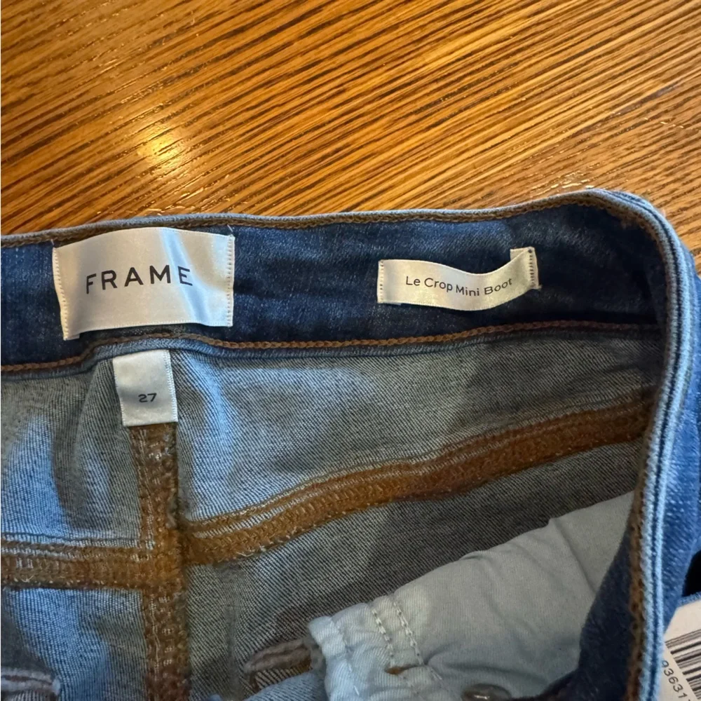 NWT Frame Le Crop Mini Boot Blue Jeans | Size 27 - Picture 4 of 7